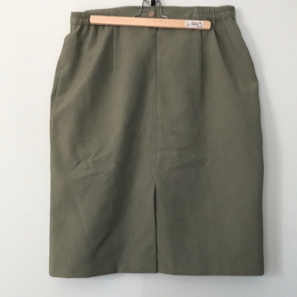 Suit skirt (kit 13B) - Picture 2 of 2